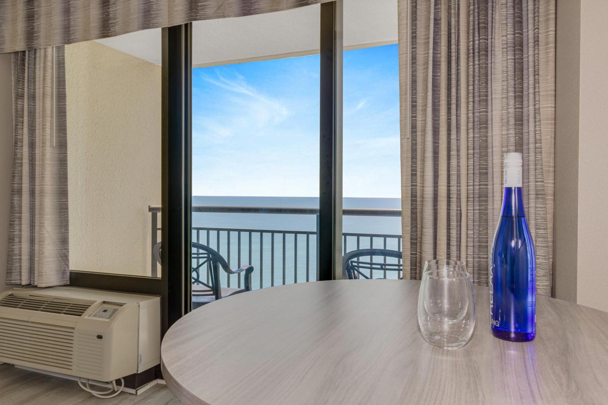 Oceanview Studio Escape With Beach Steps Away! 1828 미를 비치 외부 사진